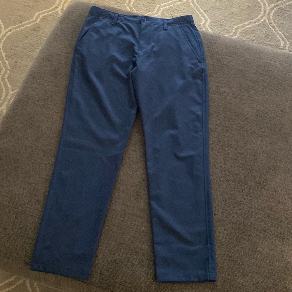 Youth boys- golf pants
Under Armour
Size Large Stain Free